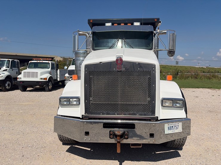 2019-kenworth-t800-image-2