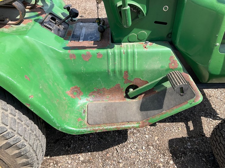 john-deere-200-image-25