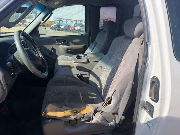 2004-ford-f150-image-13