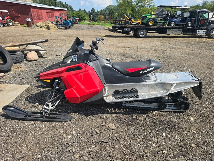#697-•-polaris-switchback-snow-mobile-image-2