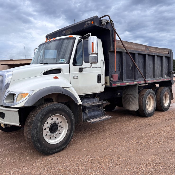 INTERNATIONAL 7400