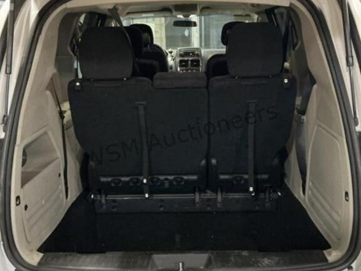 2014-dodge-grand-caravan-image-11