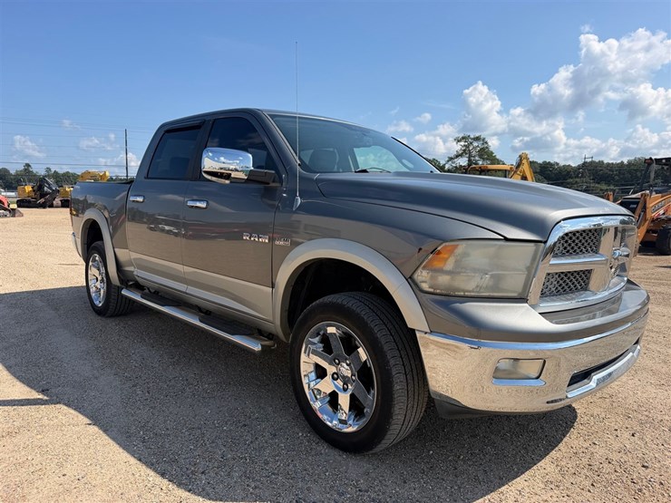 2009-dodge-ram-1500-image-2