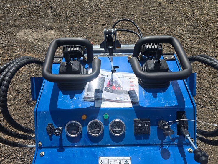 #688-•-zjg-zj-380-mini-skid-steer-image-12