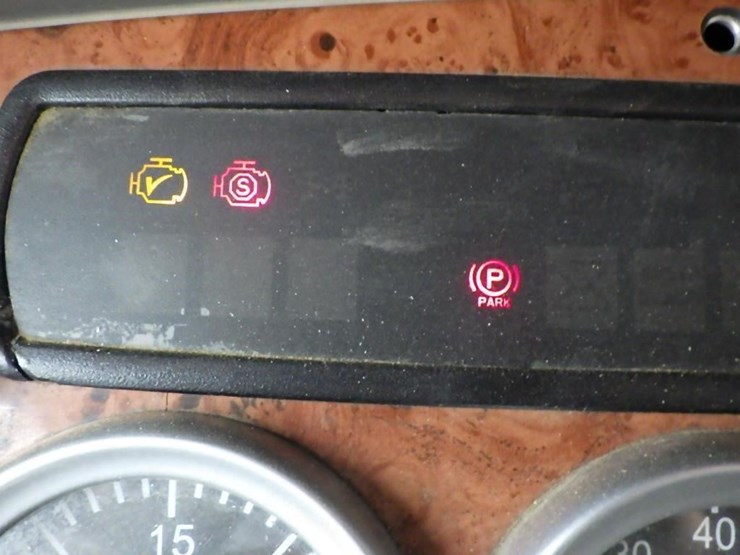 2009-peterbilt-387-image-60