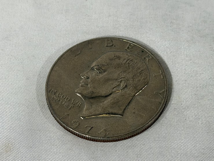 #00640-•-(20)-1974-ike-dollars-image-3