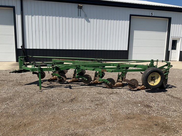 john-deere-5-image-1
