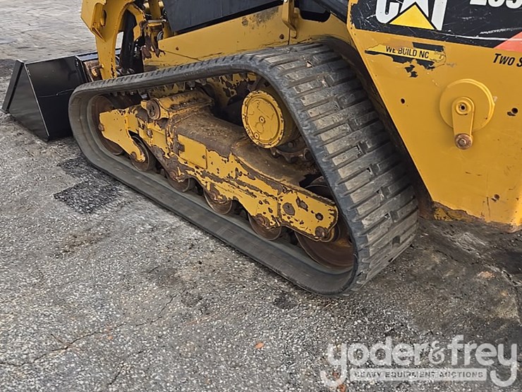 2019-caterpillar-259d3-image-10