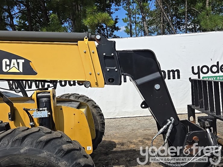 2016-caterpillar-tl943d-image-22