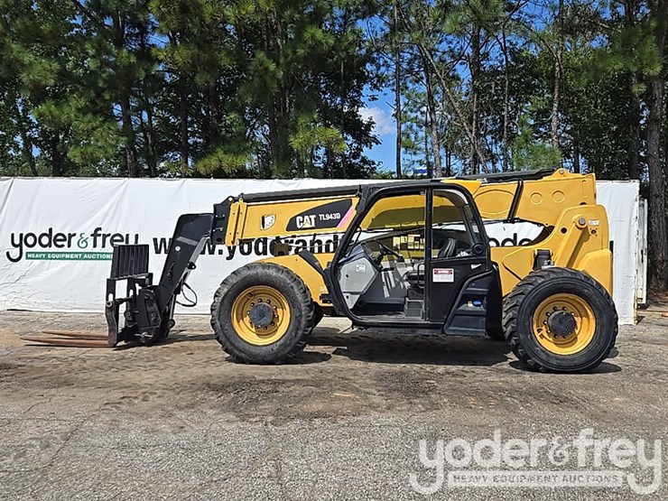 2016-caterpillar-tl943d-image-2