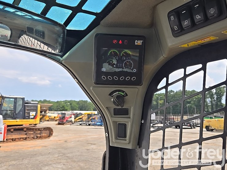 2022-caterpillar-259d3-image-25