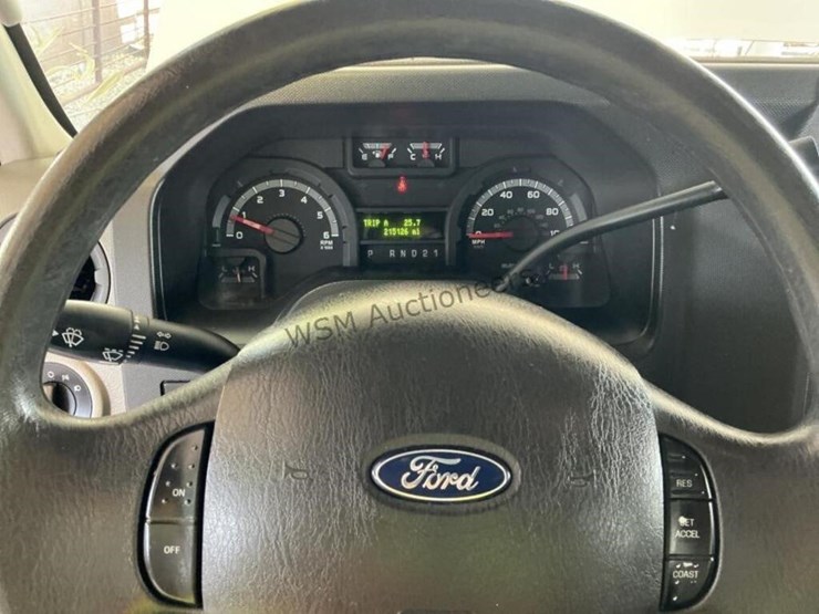 2009-ford-e350-image-18
