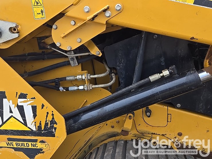 2019-caterpillar-259d3-image-20