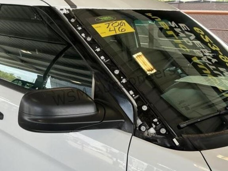 2014-ford-explorer-image-10