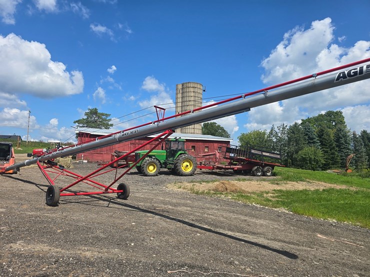 #686-•-2023-hutchinson-wrx-10-61-auger-image-3