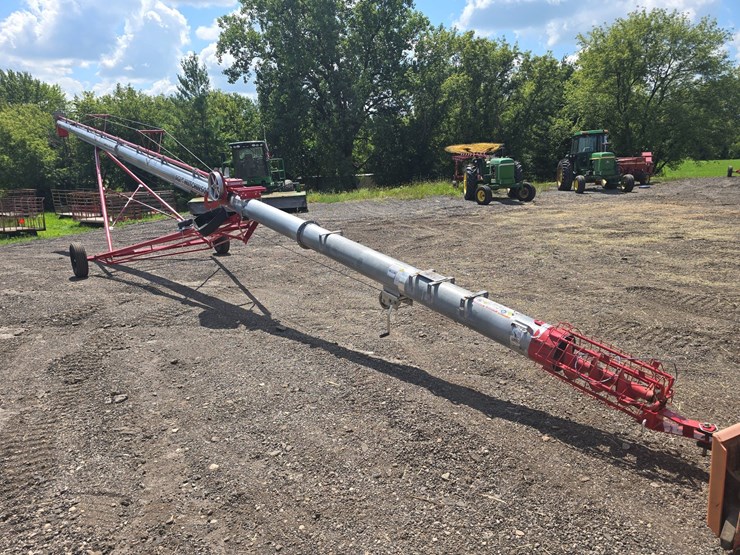 #686-•-2023-hutchinson-wrx-10-61-auger-image-7
