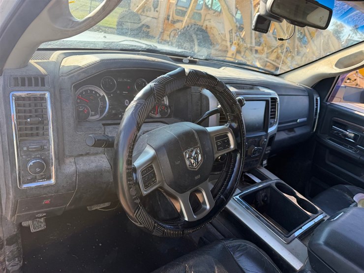 2014-dodge-ram-3500-image-7