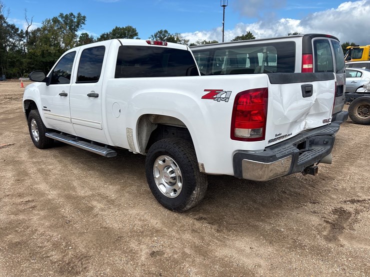 2009-gmc-sierra-2500-image-3