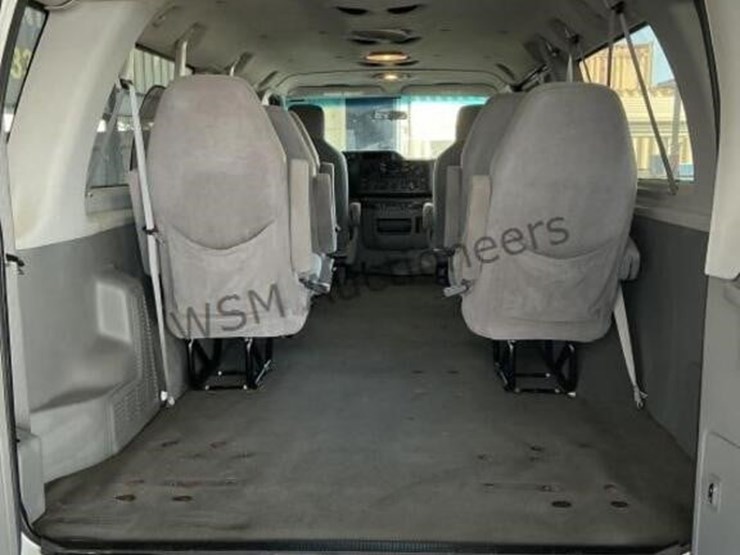 2009-ford-e350-image-11