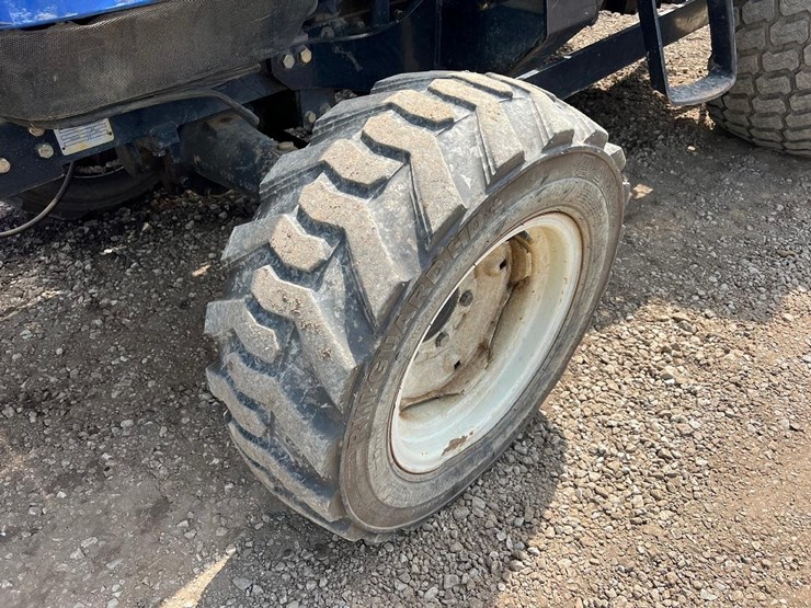 new-holland-tc45-image-13