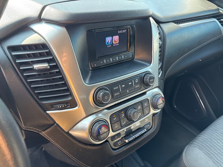 2017-chevrolet-tahoe-image-8