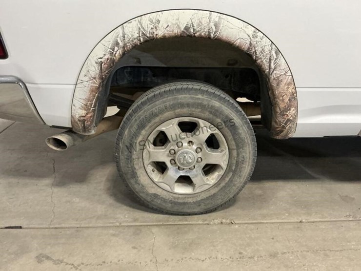 2016-dodge-3500-image-8