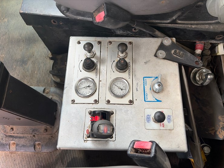 2011-peterbilt-367-image-27