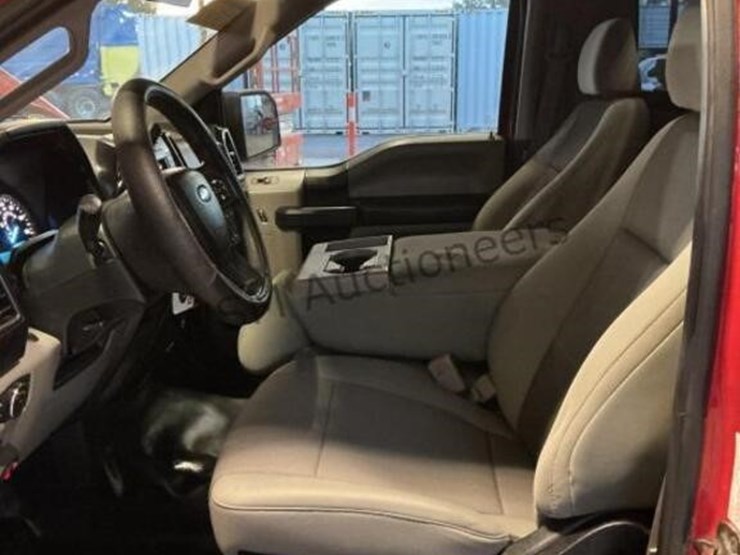 2017-ford-f150-image-21