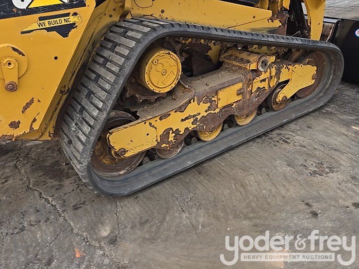 2019-caterpillar-259d3-image-11