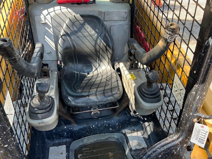 2014-caterpillar-279d-image-17