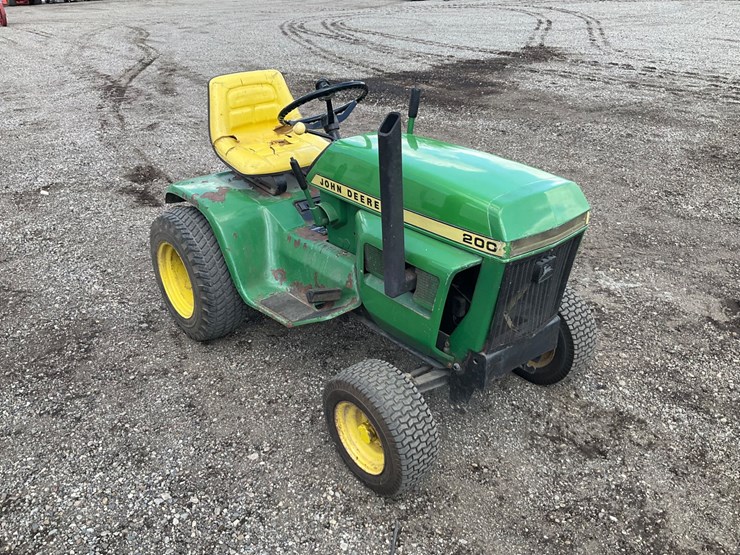 john-deere-200-image-7