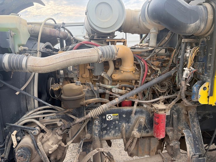 2011-peterbilt-367-image-19