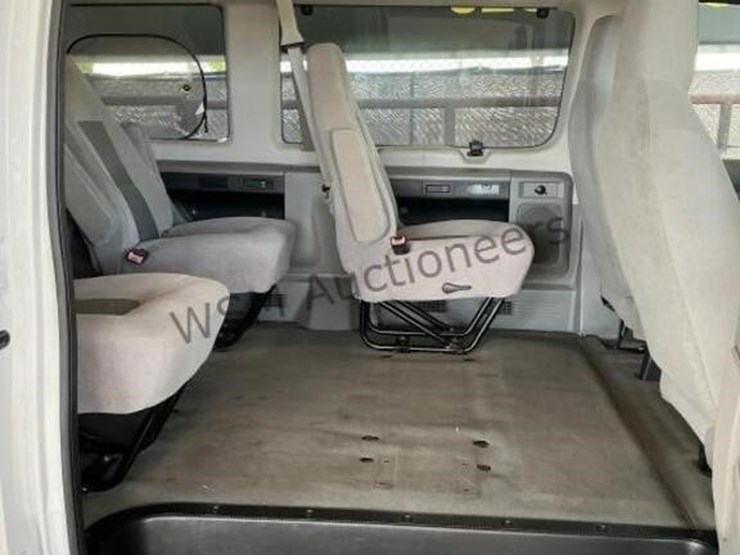 2009-ford-e350-image-9
