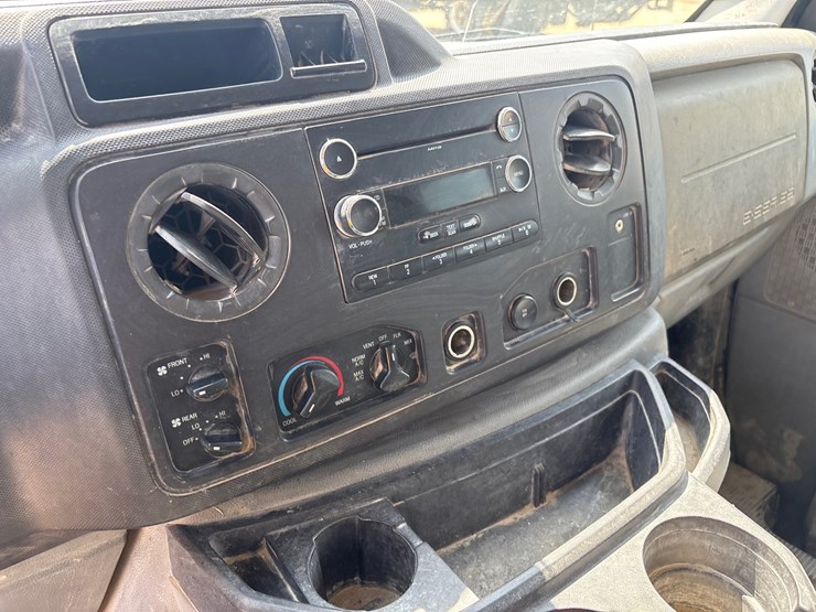 2011-ford-e350-image-9