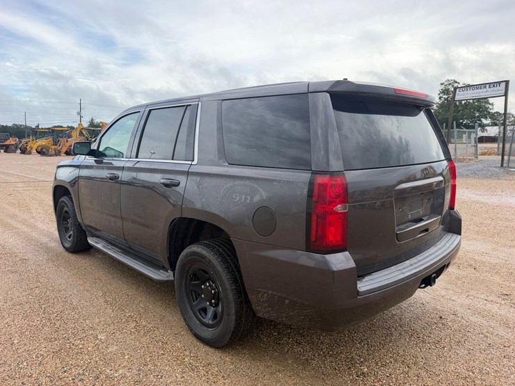 2016-chevrolet-tahoe-image-4