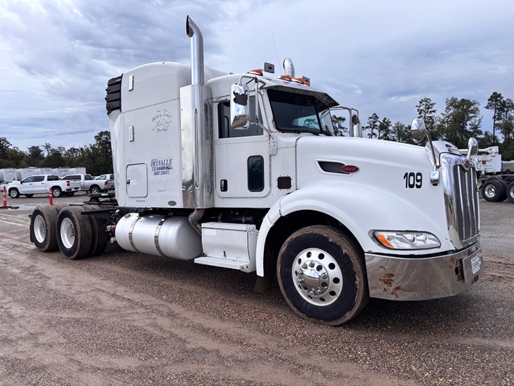 2010-peterbilt-386-image-2