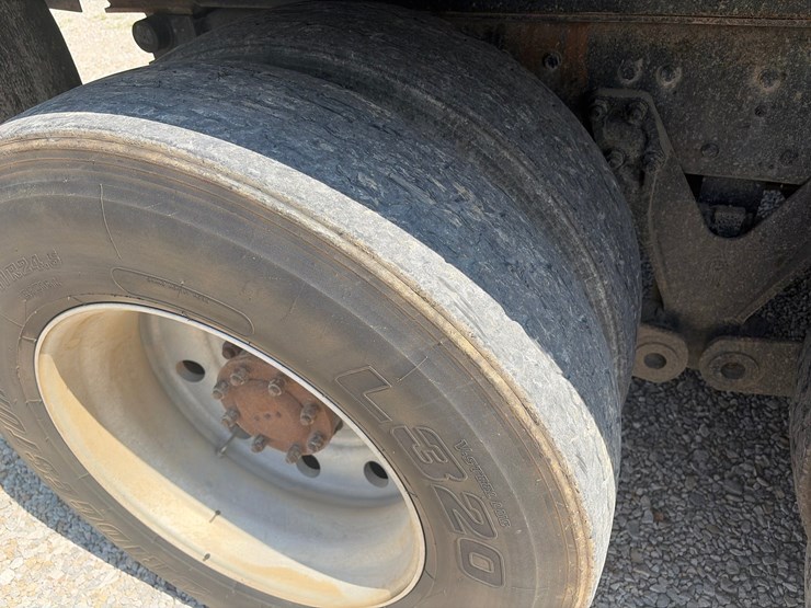 2019-kenworth-t800-image-15