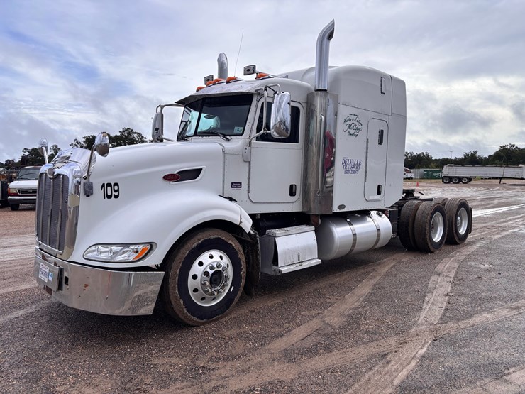 2010-peterbilt-386-image-1