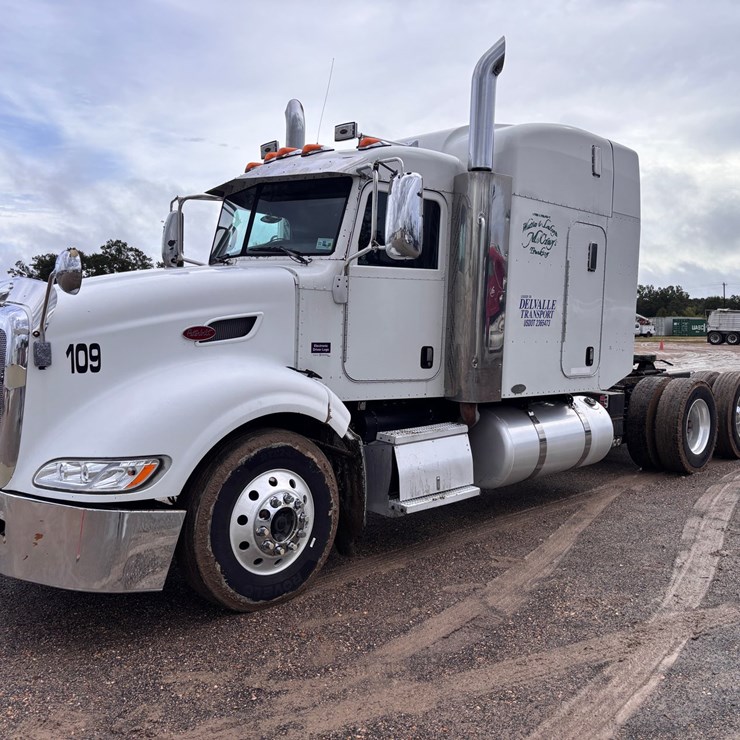 2010 PETERBILT 386