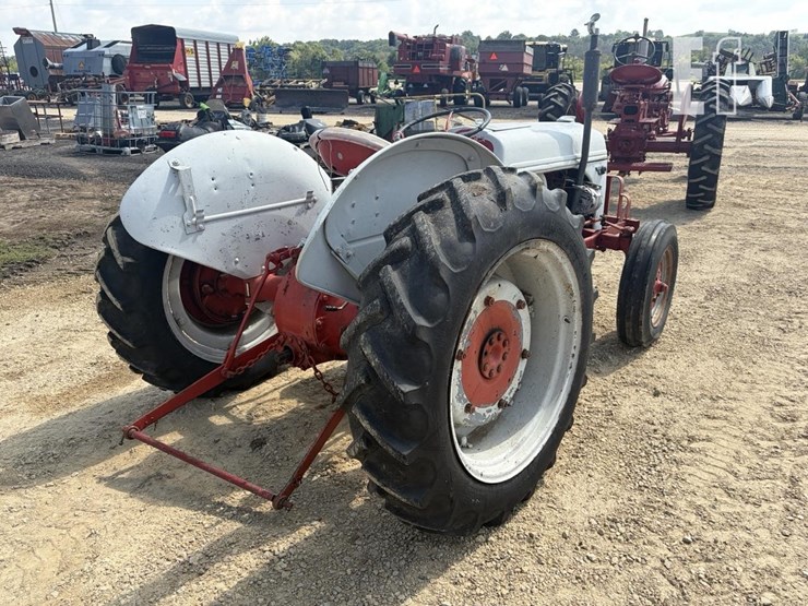 ford-8n-image-3