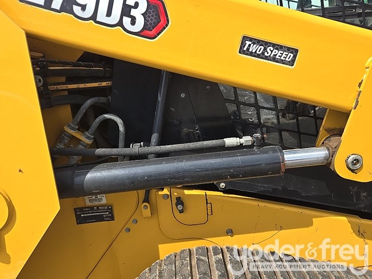 2022-caterpillar-279d3-image-18