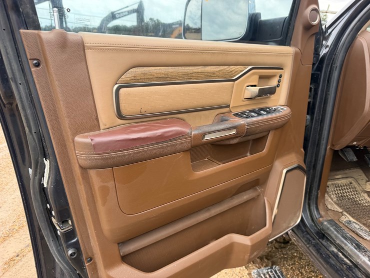 2019-dodge-ram-2500-image-12