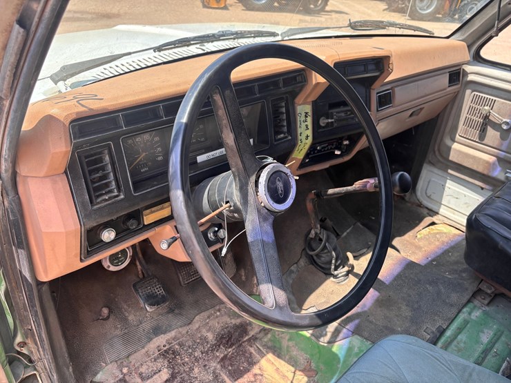 #142-•-1984-ford-image-14