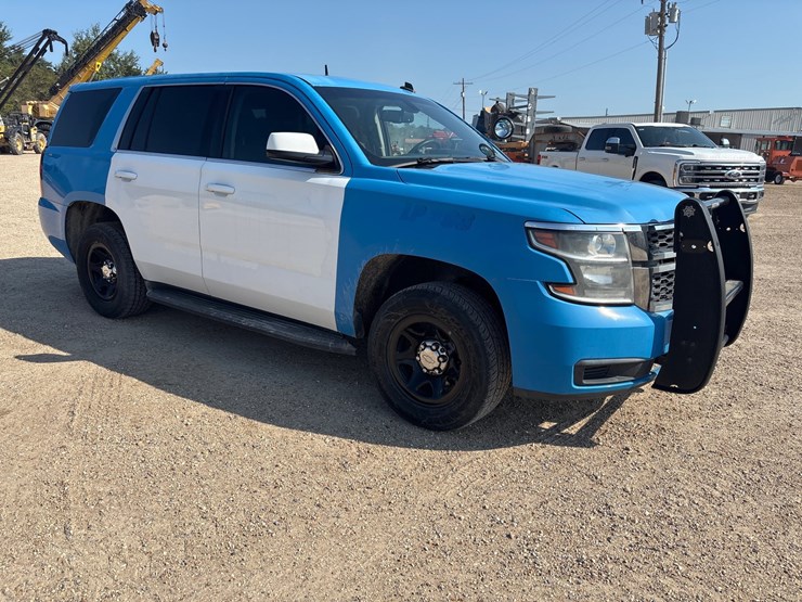 2015-chevrolet-tahoe-image-2