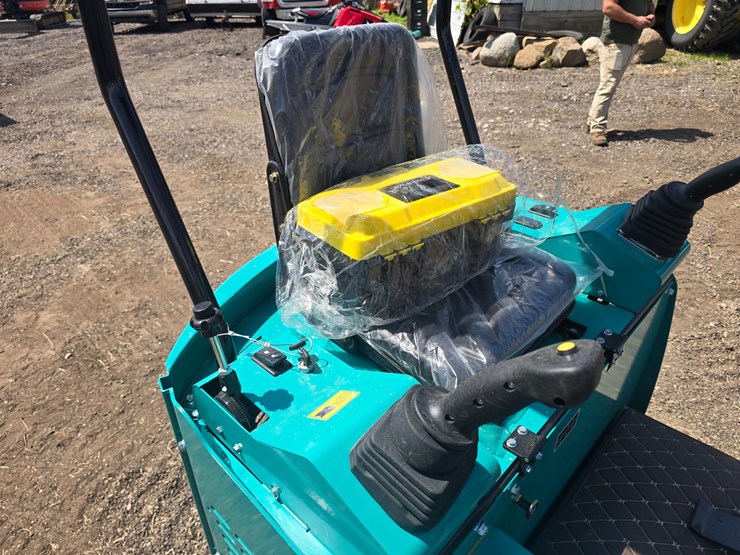 #690-•-new-cf-industry-h16r-mini-excavator-image-10