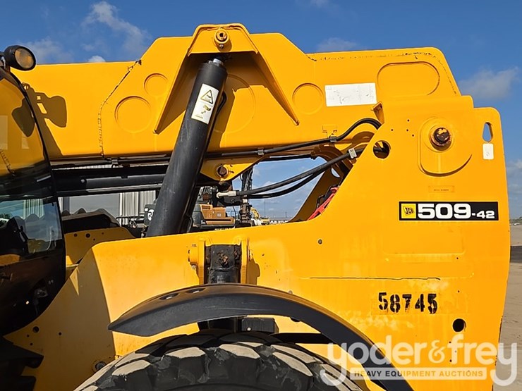 2017-jcb-509-42-image-27