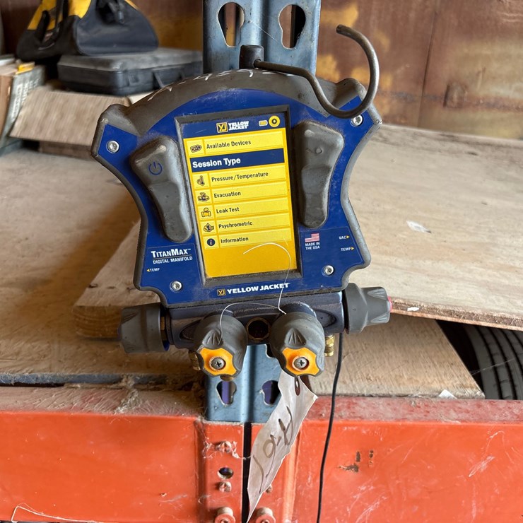 #12A • YELLOW JACKET TITAN MAX DIGITAL MANIFOLD