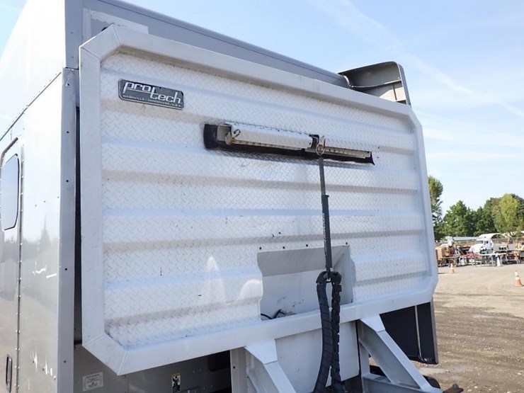 2015-peterbilt-579-image-17