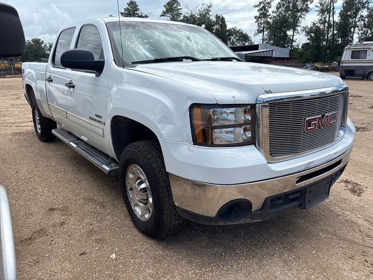2009-gmc-sierra-2500-image-2
