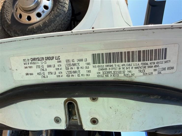 2014-dodge-ram-3500-image-11